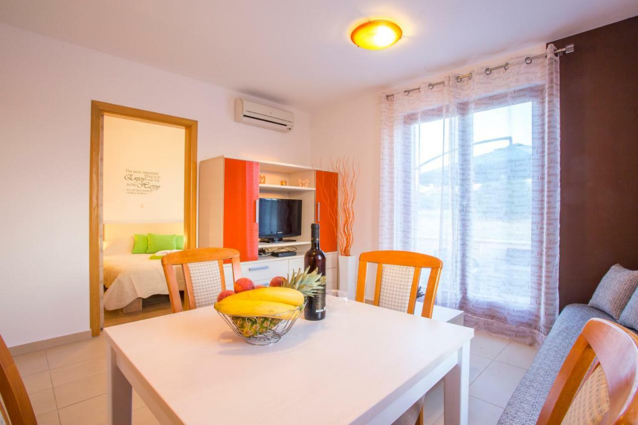 Apartman Irena プーラ エクステリア 写真
